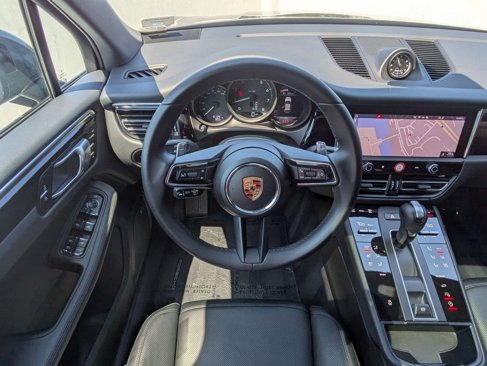 Certified 2024 Porsche Macan image 15