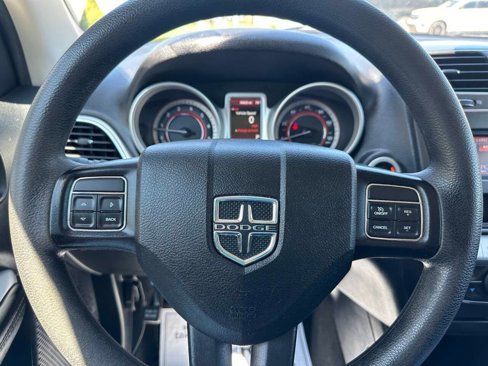 Used 2020 Dodge Journey SE image 17