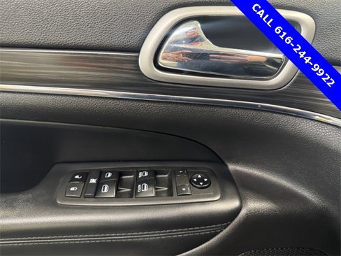 Used 2021 Jeep Grand Cherokee Limited image 13