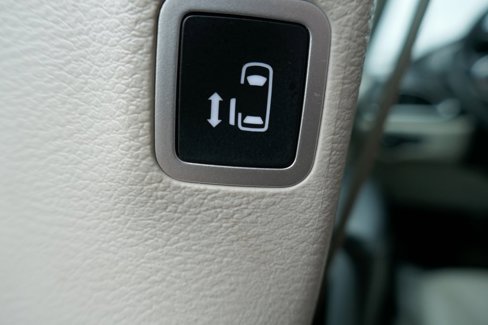 Used 2021 Chrysler Pacifica Touring-L image 23