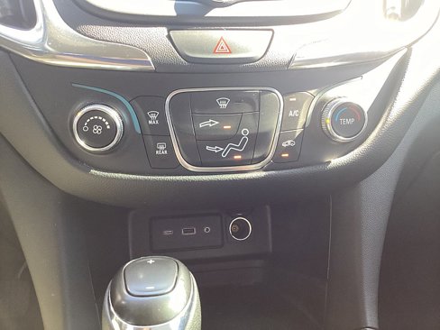 Used 2020 Chevrolet Equinox LT image 24