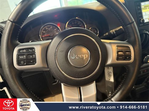 Used 2016 Jeep Wrangler Unlimited Rubicon image 19