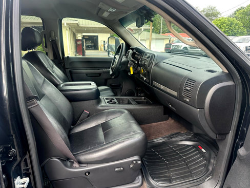 Used 2013 Chevrolet Silverado 2500 LT w/ Interior Plus Package image 13