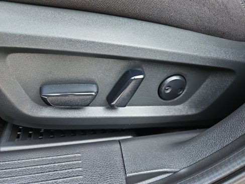 Used 2024 Nissan Rogue SV image 12