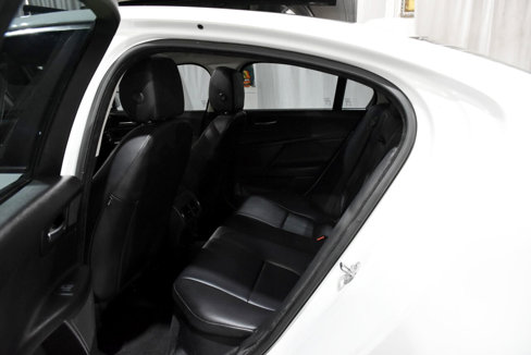 Used 2017 Jaguar XE image 36