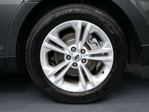 Used 2017 Ford Taurus SE image 10