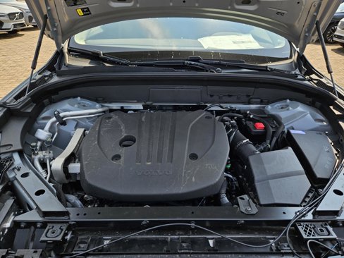 New 2025 Volvo XC60 B5 Core w/ Protection Package Premier image 12