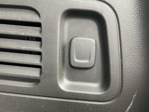 Used 2019 Buick Enclave Essence image 18