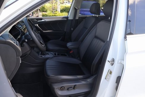 Used 2022 Volkswagen Tiguan SE image 12