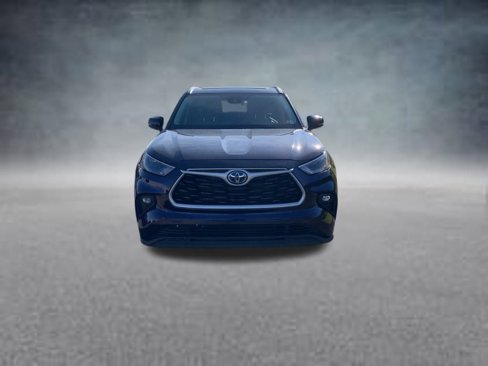 Used 2022 Toyota Highlander XLE image 8