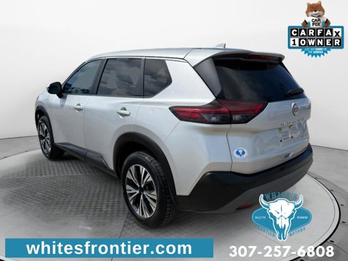 Used 2023 Nissan Rogue SV image 3