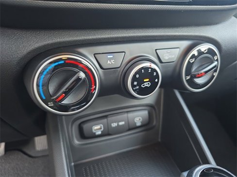 New 2025 Hyundai Venue SE image 21