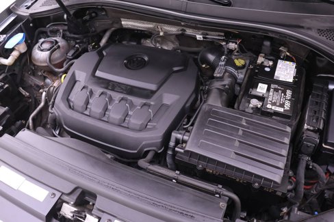 Used 2019 Volkswagen Tiguan SEL Premium image 16