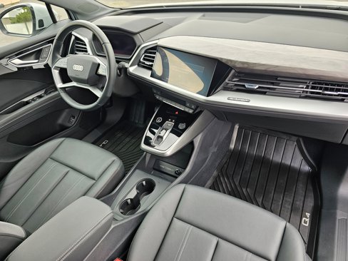 Used 2024 Audi Q4 e-tron Premium Plus image 16