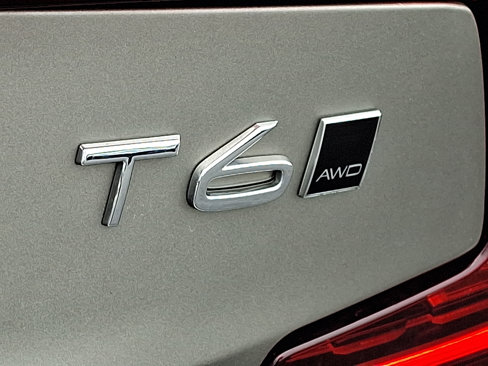 Used 2020 Volvo S60 T6 Momentum w/ Protection Package image 33