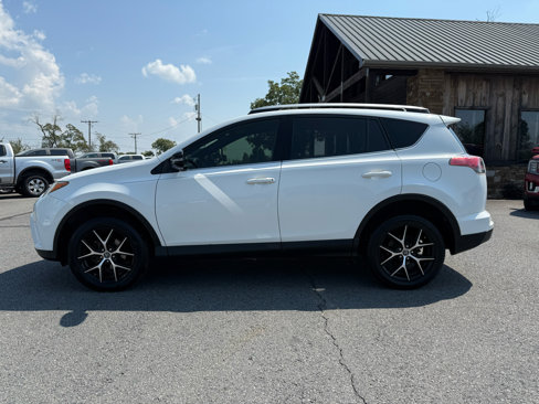 Used 2017 Toyota RAV4 SE image 3