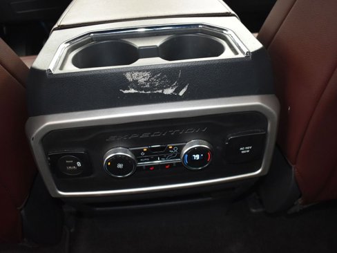 Used 2023 Ford Expedition Limited image 18