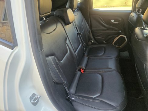 Used 2016 Jeep Renegade Limited image 11