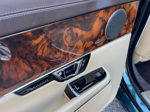Used 2016 Jaguar XJ L Portfolio image 29