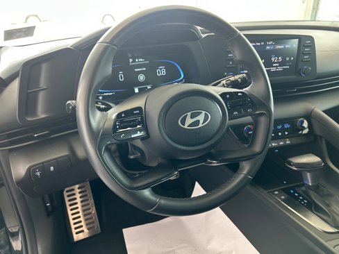 Certified 2025 Hyundai Elantra Sport image 11