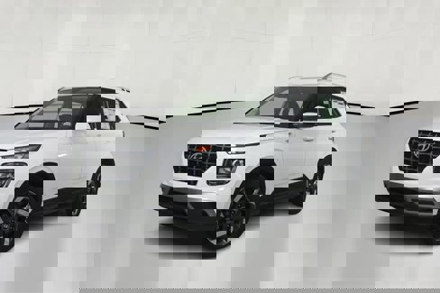 New 2025 Hyundai Venue SEL image 3