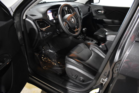Used 2023 Jeep Cherokee Altitude Lux image 12