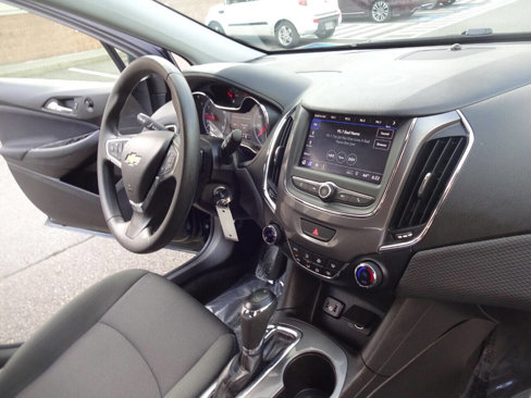 Used 2019 Chevrolet Cruze LT image 15
