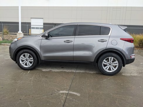 Used 2017 Kia Sportage LX image 2