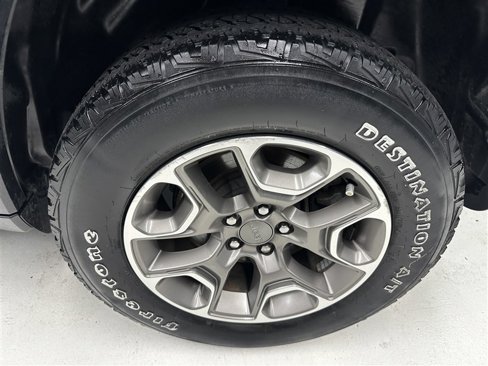 Used 2022 Jeep Cherokee Trailhawk image 15