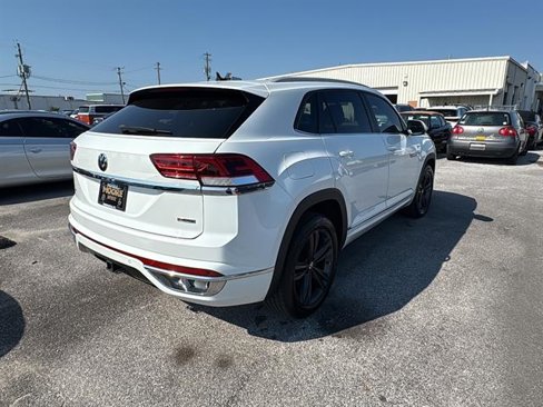 Used 2020 Volkswagen Atlas Cross Sport SE image 6