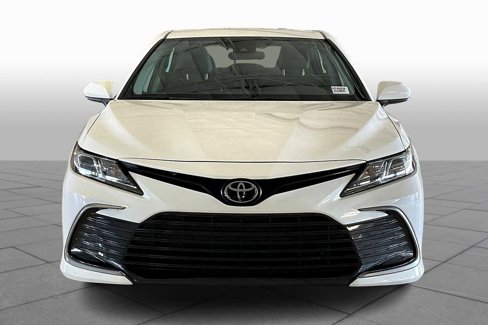 Used 2023 Toyota Camry LE image 3