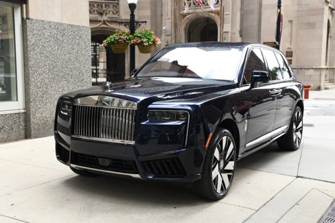 New 2025 Rolls-Royce Cullinan image 1