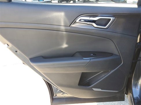 Used 2025 Kia Sportage EX image 12