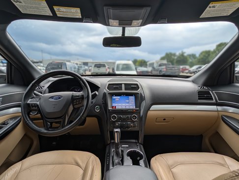 Used 2017 Ford Explorer XLT w/ Equipment Group 202A image 13