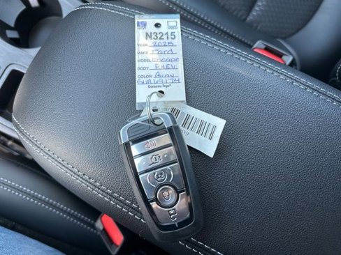New 2025 Ford Escape SE image 43