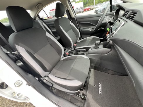 Used 2025 Nissan Versa S image 18