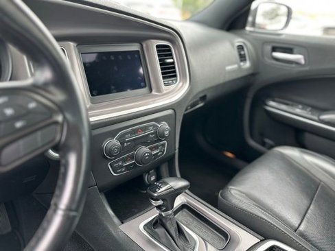 Used 2022 Dodge Charger SXT w/ Leather Interior Group image 12