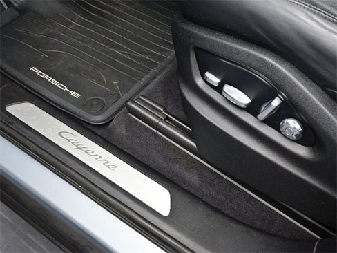 Certified 2020 Porsche Cayenne image 13