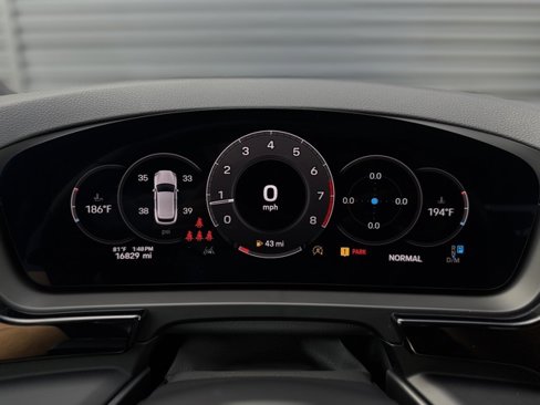 Used 2024 Porsche Cayenne image 20