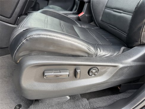 Used 2019 Honda CR-V Touring image 12