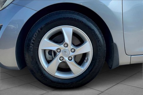 Used 2014 Hyundai Elantra SE image 9