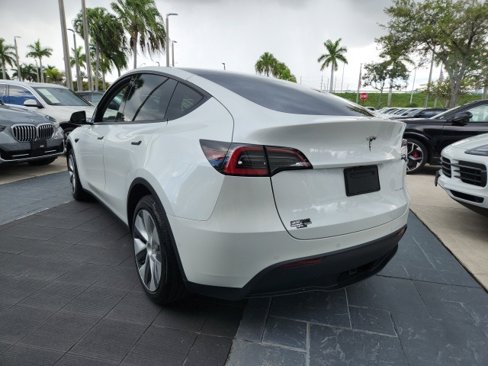 Used 2020 Tesla Model Y Long Range image 11
