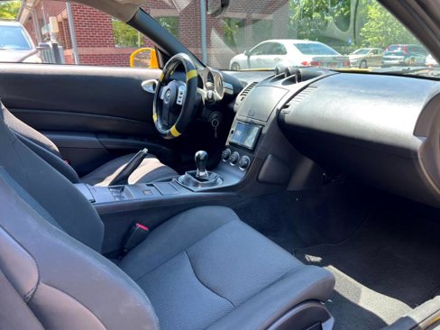 Used 2005 Nissan 350Z Touring w/ (N93) Cargo Convenience Pkg image 22