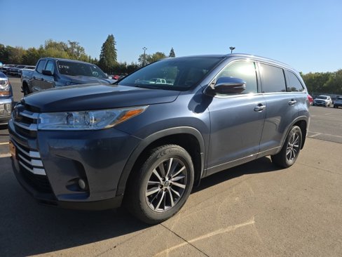 Used 2017 Toyota Highlander XLE image 1
