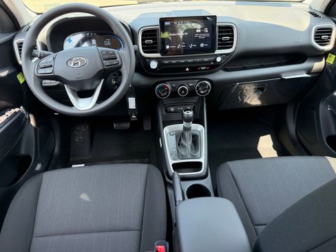 New 2025 Hyundai Venue SE image 15