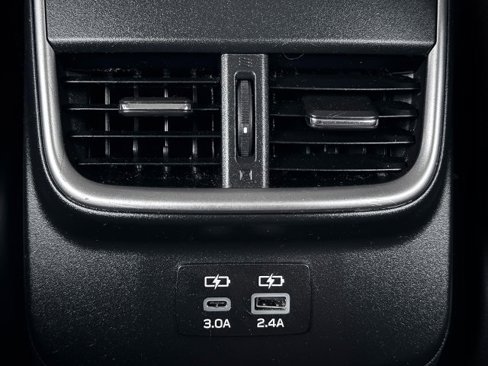 Used 2023 Subaru Outback Premium image 16