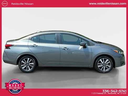 Used 2023 Nissan Versa SV image 7