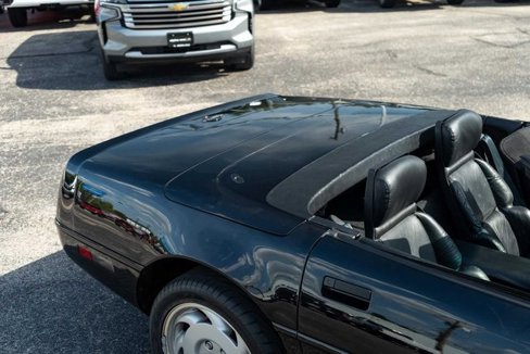 Used 1992 Chevrolet Corvette Convertible image 8