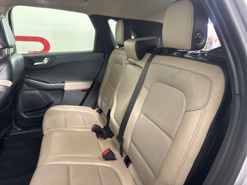 Used 2020 Ford Escape Titanium image 8