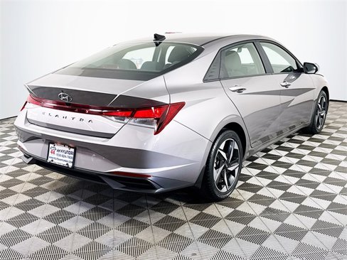 Used 2023 Hyundai Elantra SEL w/ Convenience Package image 22